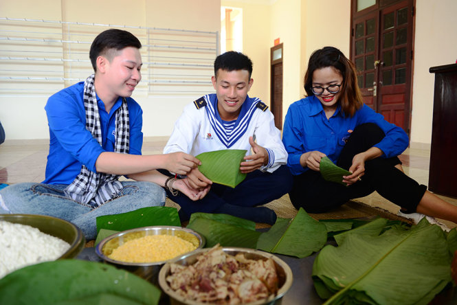 Ngày hội mùa xuân biển đảo: tết sớm với người lính nơi biển cả