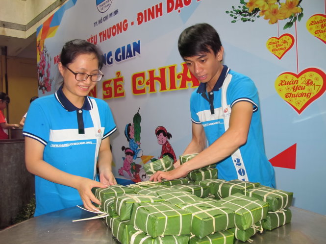 Bạn trẻ trải nghiệm thú vị với 'Xuân yêu thương' 