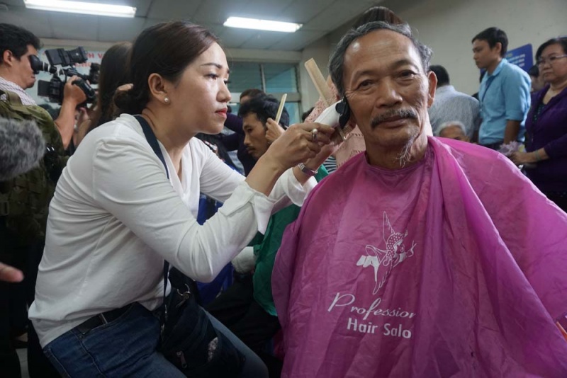 Chủ nhật “Chia sẻ yêu thương” với bệnh nhân nghèo chu nhat chia se yeu thuong voi benh nhan ngheo