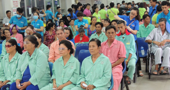 Ngày “Chủ nhật chia sẻ yêu thương” tại Bệnh viện Chợ Rẫy ảnh 5