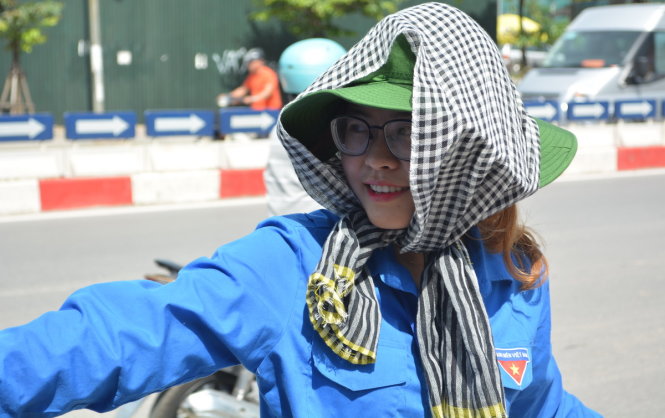 Những 'giọt thương' thầm lặng mùa thi 