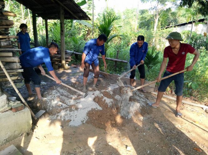 Mồ hôi nhỏ xuống, công trình mọc lên