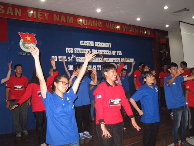 Mồ hôi nhỏ xuống, công trình mọc lên