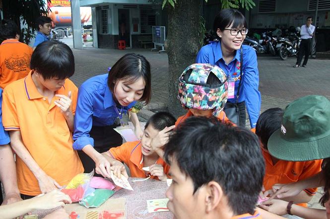 Ngày bận rộn của 336 Thanh niên tiên tiến làm theo lời Bác tại TPHCM - ảnh 6