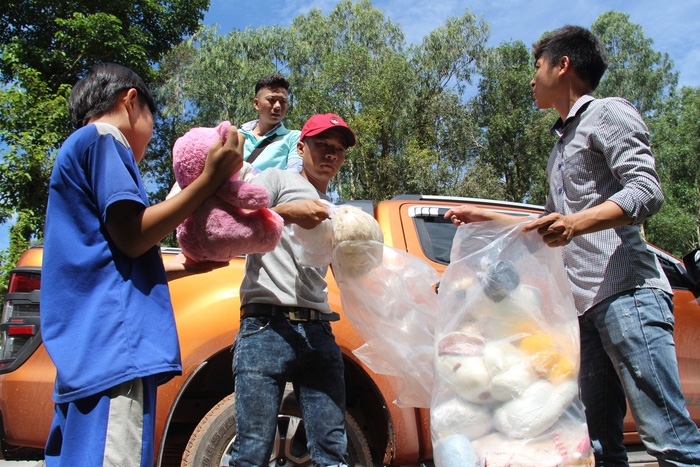 Ngày 1-6 ý nghĩa của 80 trẻ ở bãi rác trên đảo Phú Quốc - Ảnh 1. Ngày 1-6 ý nghĩa của 80 trẻ ở bãi rác trên đảo Phú Quốc - Ảnh 1.