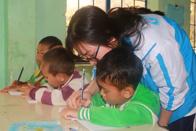 Những tình huống “khó đỡ” trong các chuyến tình nguyện - ảnh 7