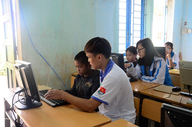 Những tình huống “khó đỡ” trong các chuyến tình nguyện - ảnh 8