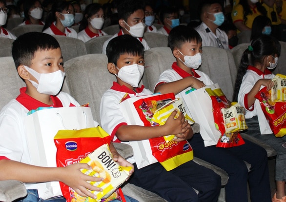 1.500 trẻ khó khăn TP.HCM cùng vui với ‘Tổ ấm ngày xuân’ - Ảnh 4. 1.500 trẻ khó khăn TP.HCM cùng vui với ‘Tổ ấm ngày xuân’ - Ảnh 4.